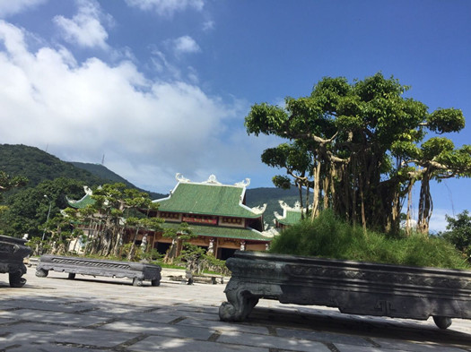 岘港灵应寺(越南)